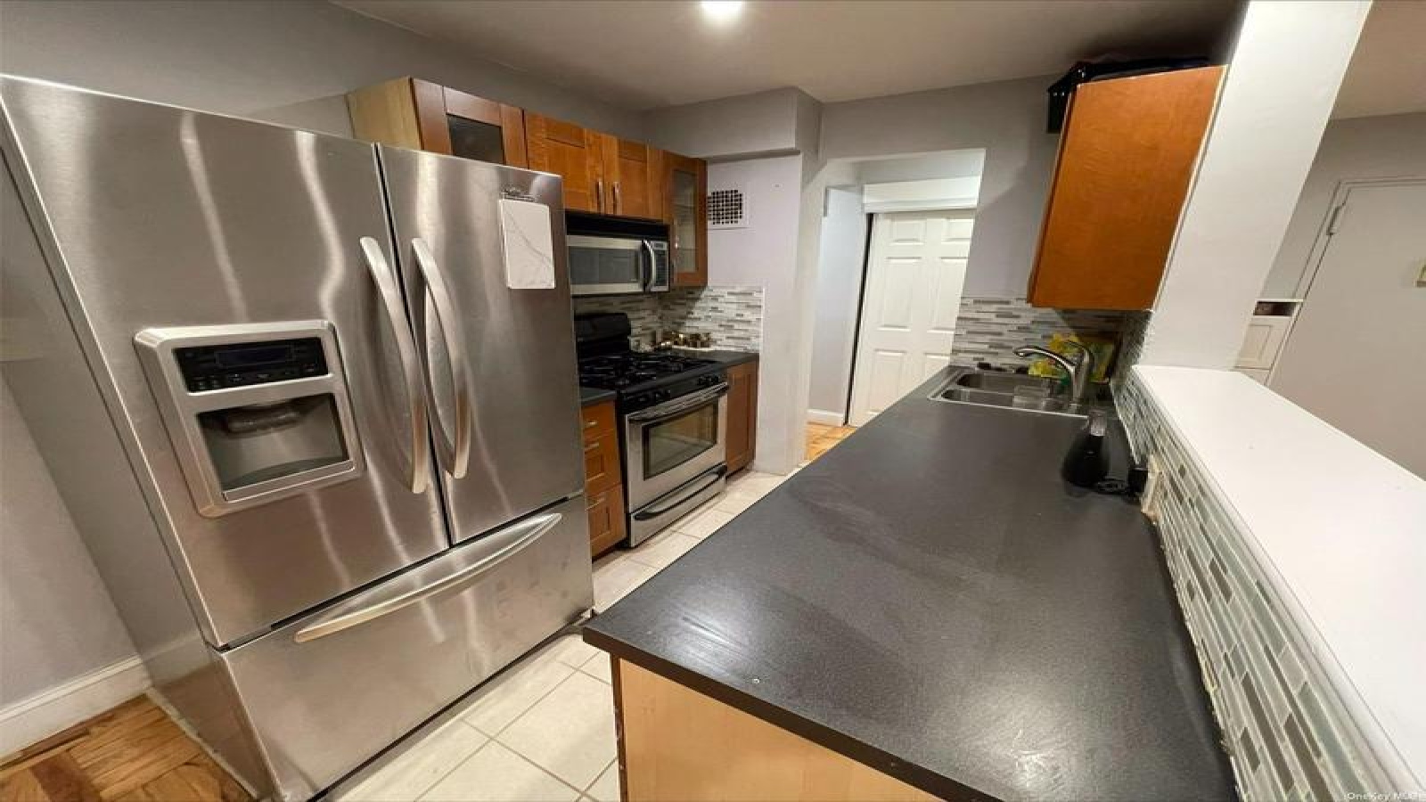 3 Bedrooms Bedrooms, ,2 BathroomsBathrooms,آپارتمانی,رهن و اجاره,1033 3 Bedrooms Bedrooms, ,2 BathroomsBathrooms,آپارتمانی,رهن و اجاره,1033