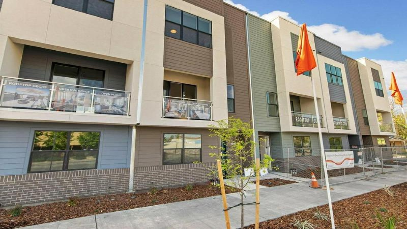 2 Bedrooms Bedrooms, ,1 BathroomBathrooms,آپارتمانی,فروشی,1020