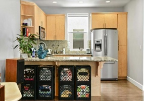 3 Bedrooms Bedrooms, ,2 BathroomsBathrooms,آپارتمانی,فروشی,1018