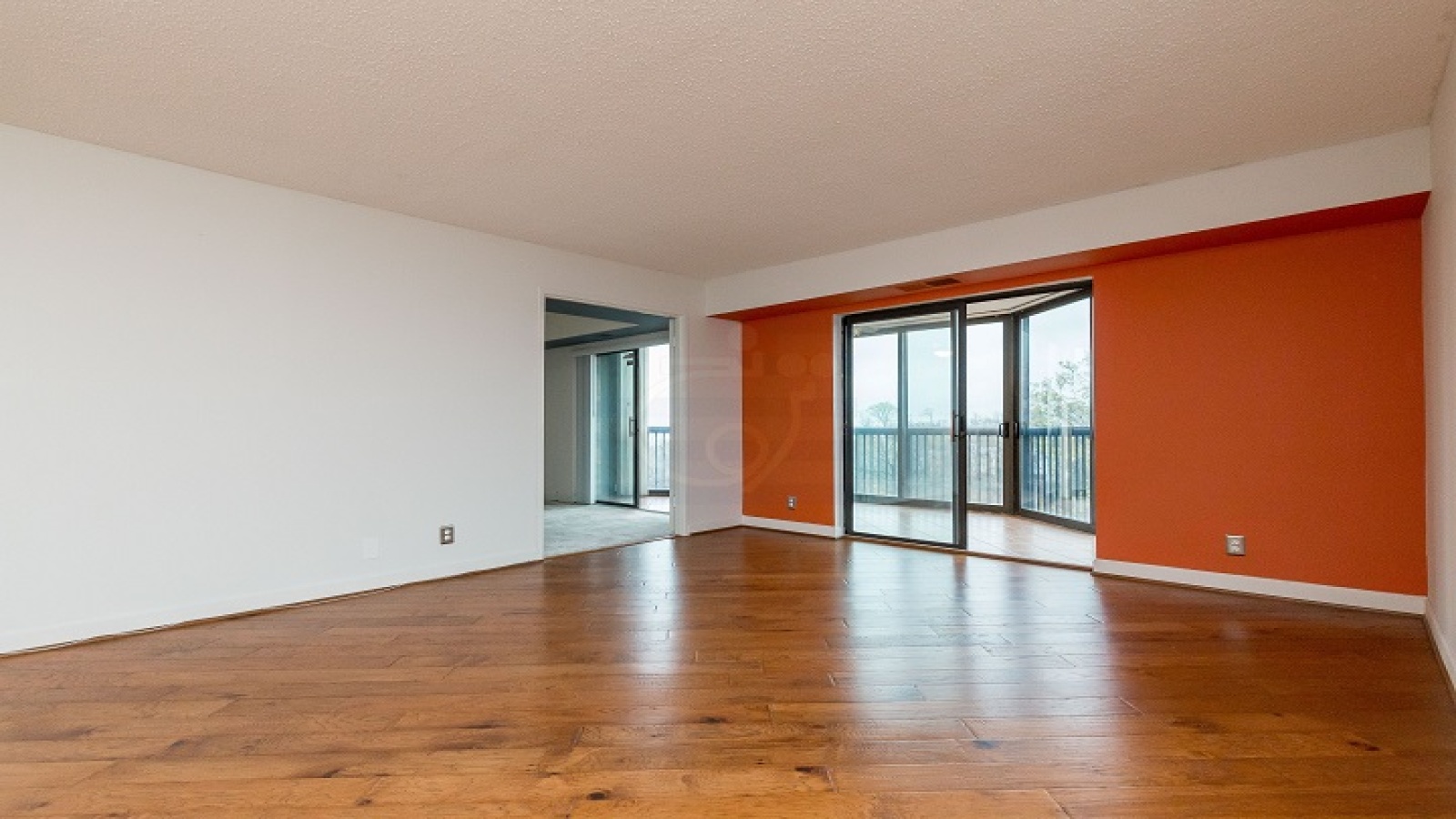 3 Rooms Rooms,2 BathroomsBathrooms,دفتر کار,فروشی,1023